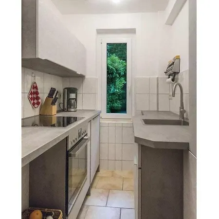 Holiday home Below Comfortable *