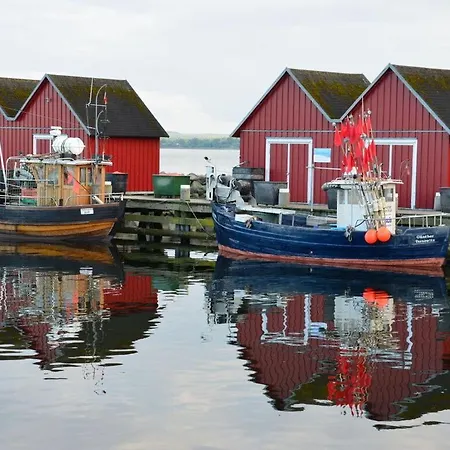 Below Comfortable Klockenhagen