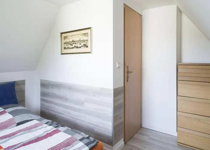 Below Comfortable 別荘 Klockenhagen